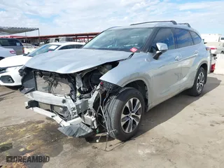 2021 Toyota Highlander XLE with VIN 5TDHZRBHXMS114705, listed as a IAAI auction lot 41324103 with 57,552 mi miles. Bid and sale history available at carsss.com. Image 18.