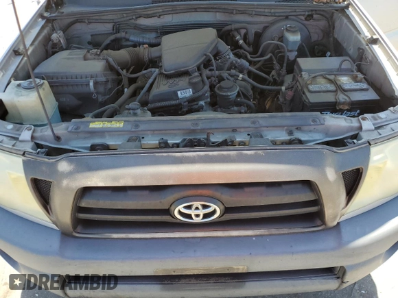 2006 Toyota Tacoma z VIN 5TETX22N86Z233467, wystawiony jako Copart lot #57214555 z przebiegiem 283 219 mil mil oraz Tytuł czysty. Historia ofert i sprzedaży dostępna na DreamBid. Obrazek 11.