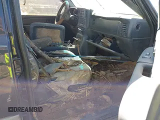2002 Chevrolet Avalanche with VIN 3GNEK13T82G175985, listed as a IAAI auction lot 41660289 with Not Provided miles and . Bid and sale history available at DreamBid. Image 5.
