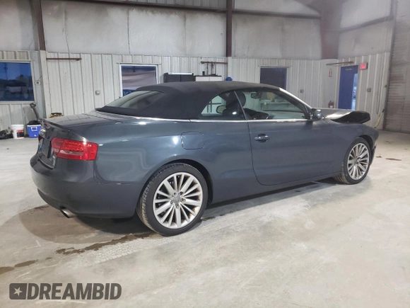 2010 Audi A5 Premium Plus z VIN WAULFAFH5AN021376, wystawiony jako Copart lot #85191434 z przebiegiem 57 629 mil mil oraz Czysty tytuł • Clean title. Historia ofert i sprzedaży dostępna na DreamBid. Obrazek 3.