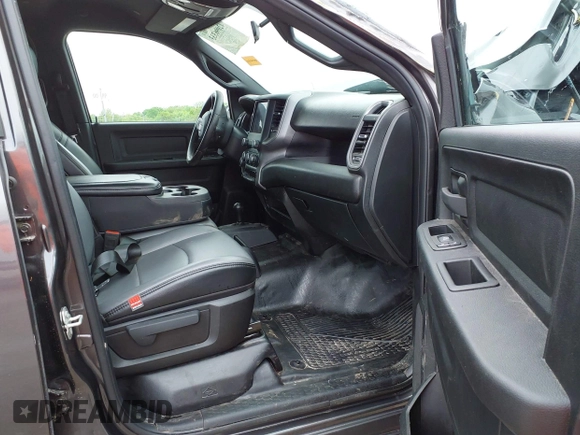 2024 Ram 2500 Tradesman with VIN 3C6UR5CJ8RG181826, listed as a IAAI auction lot 42096333 with 12,510 mi miles and . Bid and sale history available at DreamBid. Image 5.