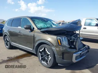 2023 Kia Telluride S z VIN 5XYP6DGC3PG359562, wystawiony jako IAAI lot #41932642 z przebiegiem 46 681 mil mil oraz . Historia ofert i sprzedaży dostępna na DreamBid. Obrazek 1.