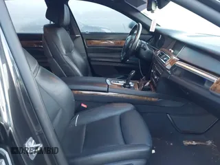 2014 BMW 7 Series ALPINA B7 with VIN WBAYE8C58ED136240, listed as a IAAI auction lot 40701912 with 116,246 mi miles. Bid and sale history available at carsss.com. Image 5.