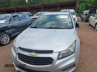 2015 Chevrolet Cruze LS z VIN 1G1PA5SH5F7122535, wystawiony jako IAAI lot #42437391 z przebiegiem 167 747 mil mil oraz . Historia ofert i sprzedaży dostępna na DreamBid. Obrazek 6.