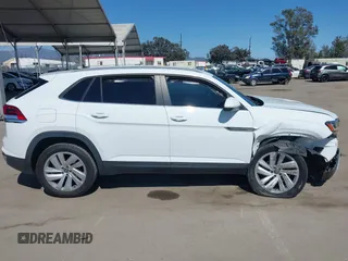 2020 Volkswagen Atlas with VIN 1V2YC2CA4LC205011, listed as a IAAI auction lot 42233807 with 39,084 mi miles and . Bid and sale history available at DreamBid. Image 13.