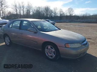 2001 Nissan Altima GXE with VIN 1N4DL01A71C118438, listed as a IAAI auction lot 41538461 with 1 mi miles. Bid and sale history available at carsss.com. Image 1.