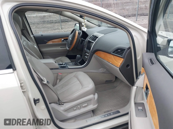 2014 Lincoln MKX with VIN 2LMDJ8JK1EBL13125, listed as a IAAI auction lot 41805340 with 100,078 mi miles. Bid and sale history available at carsss.com. Image 5.