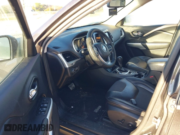 2018 Jeep Cherokee Latitude Plus z VIN 1C4PJLLB5JD538858, wystawiony jako IAAI lot #41752157 z przebiegiem 134 199 mil mil oraz . Historia ofert i sprzedaży dostępna na DreamBid. Obrazek 5.