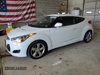 2015 Hyundai Veloster z VIN KMHTC6AD3FU238804, wystawiony jako Copart lot #50889725 z przebiegiem 95 950 mil mil oraz Szkoda całkowita • Salvage title. Historia ofert i sprzedaży dostępna na DreamBid. Obrazek 1.