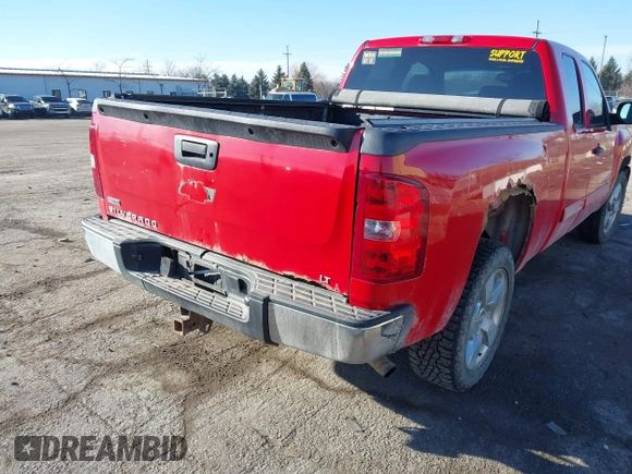 2010 Chevrolet Silverado 1500 LT with VIN 1GCSCSE06AZ137817, listed as a IAAI auction lot 41472286 with 292,814 mi miles and . Bid and sale history available at DreamBid. Image 4.