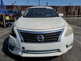 2014 Nissan Altima SL with VIN 1N4AL3AP9EN232475, listed as a Copart auction lot 52041125 with 86,717 mi miles and Salvage Title. Bid and sale history available at DreamBid. Image 5.