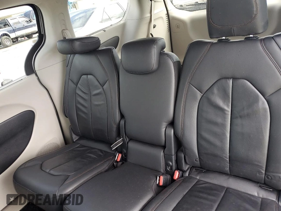 2017 Chrysler Pacifica Touring L with VIN 2C4RC1BG2HR552731, listed as a Copart auction lot 75826124 with Not Provided miles and Salvage Title. Bid and sale history available at DreamBid. Image 10.
