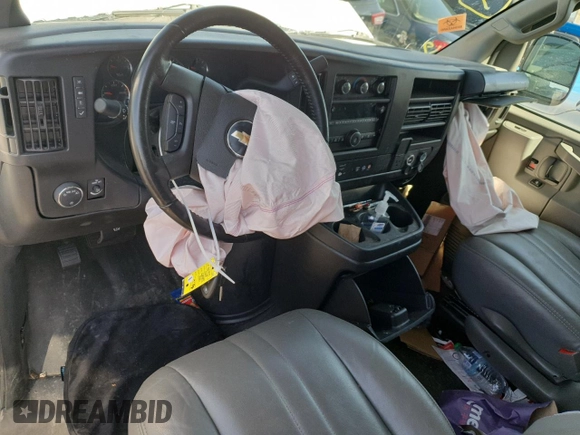 2023 Chevrolet Express Cargo z VIN 1GCWGAFP5P1180905, wystawiony jako Copart lot #87729115 z przebiegiem Nie podano mil oraz Nie do naprawy • Non repairable. Historia ofert i sprzedaży dostępna na DreamBid. Obrazek 8.