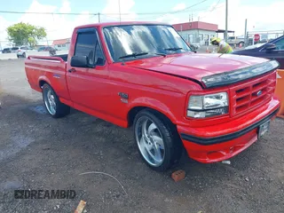 1993 Ford F-150 z VIN 1FTDF15R1PLB13042, wystawiony jako IAAI lot #42741224 z przebiegiem 197 153 mil mil oraz . Historia ofert i sprzedaży dostępna na DreamBid. Obrazek 1.