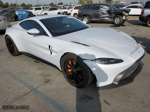 2020 Aston Martin Vantage with VIN SCFSMGAW1LGN03400, listed as a Copart auction lot 83032844 with 27,500 mi miles and Salvage Title. Bid and sale history available at carsss.com. Image 4.