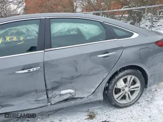 2019 Hyundai Sonata Sport with VIN 5NPE34AF2KH816737, listed as a IAAI auction lot 41631823 with 31,207 mi miles. Bid and sale history available at carsss.com. Image 19.