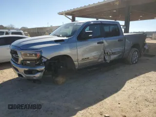 2019 Ram 1500 Big Horn z VIN 1C6SRFFT0KN765743, wystawiony jako Copart lot #46337635 z przebiegiem 77 506 mil mil oraz Szkoda całkowita • Salvage title. Historia ofert i sprzedaży dostępna na DreamBid. Obrazek 1.