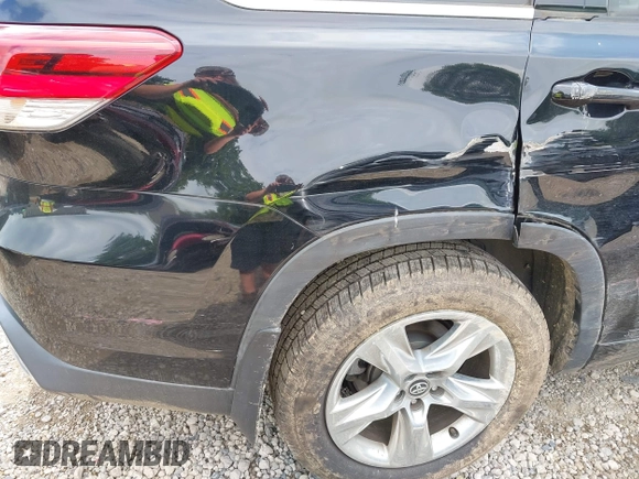 2019 Toyota Highlander Limited with VIN 5TDDZRFH5KS704283, listed as a IAAI auction lot 42597169 with 26,147 mi miles and . Bid and sale history available at DreamBid. Image 6.