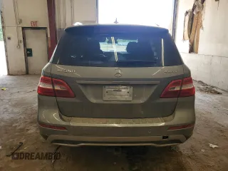 2015 Mercedes-Benz M 350 z VIN 4JGDA5HB1FA461711, wystawiony jako Copart lot #61051895 z przebiegiem 278 877 mil mil oraz Czysty tytuł • Clean title. Historia ofert i sprzedaży dostępna na DreamBid. Obrazek 6.