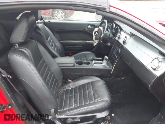 2006 Ford Mustang Standard with VIN 1ZVFT84N765107125, listed as a IAAI auction lot 42200660 with 164,920 mi miles and . Bid and sale history available at DreamBid. Image 5.