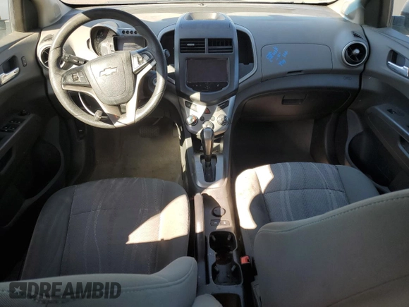 2016 Chevrolet Sonic LT z VIN 1G1JC5SH9G4180053, wystawiony jako Copart lot #77153444 z przebiegiem 72 482 mil mil oraz Nie do naprawy • Non repairable. Historia ofert i sprzedaży dostępna na DreamBid. Obrazek 8.