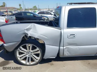 2005 Chevrolet Silverado 1500 LS with VIN 2GCEC13TX51171276, listed as a IAAI auction lot 41861847 with 163,237 mi miles. Bid and sale history available at carsss.com. Image 17.