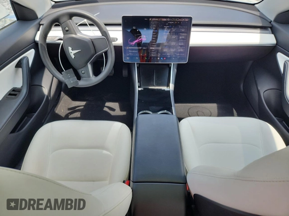 2020 Tesla Model 3 Standard Range Plus z VIN 5YJ3E1EA5LF599103, wystawiony jako Copart lot #59159465 z przebiegiem 32 614 mil mil oraz Czysty tytuł • Clean title. Historia ofert i sprzedaży dostępna na DreamBid. Obrazek 8.