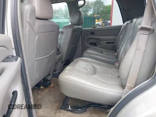 2004 Chevrolet Tahoe LS z VIN 1GNEC13Z84R140433, wystawiony jako IAAI lot #42352311 z przebiegiem Nie podano mil oraz . Historia ofert i sprzedaży dostępna na DreamBid. Obrazek 8.