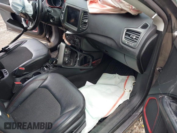 2020 Jeep Compass Trailhawk with VIN 3C4NJDDB3LT200268, listed as a IAAI auction lot 42250192 with 73,804 mi miles and . Bid and sale history available at DreamBid. Image 5.