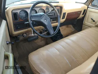 1988 Dodge D/W 100 with VIN 1B7FD04XXJS678038, listed as a Copart auction lot 84737964 with 19,276 mi miles and Salvage Title. Bid and sale history available at carsss.com. Image 8.