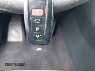 2019 Toyota RAV4 XLE with VIN 2T3W1RFV8KW001328, listed as a IAAI auction lot 41961320 with 100,678 mi miles and . Bid and sale history available at DreamBid. Image 11.