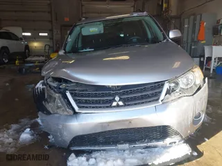 2008 Mitsubishi Outlander LS with VIN JA4MT31X08Z013323, listed as a IAAI auction lot 41588791 with 107,357 mi miles. Bid and sale history available at carsss.com. Image 11.