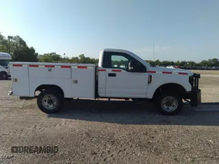 2017 Ford Super Duty F-250 SRW XLT with VIN 1FTBF2BT9HEC33223, listed as a IAAI auction lot 41980301 with 338,522 mi miles. Bid and sale history available at carsss.com. Image 13.