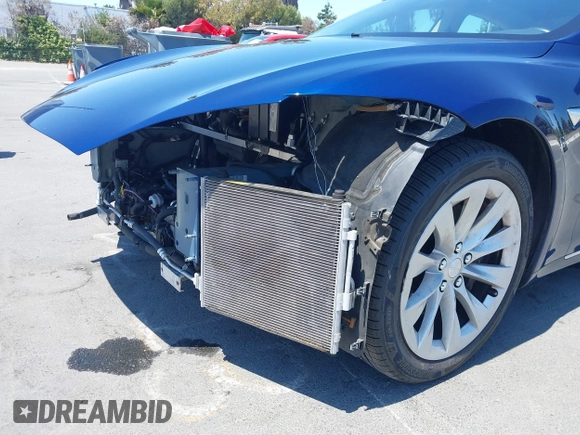 2018 Tesla Model S 75D with VIN 5YJSA1E22JF262269, listed as a IAAI auction lot 42629704 with 131,138 mi miles and . Bid and sale history available at DreamBid. Image 21.