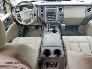 2013 Ford Expedition XLT z VIN 1FMJU1J51DEF09236, wystawiony jako Copart lot #57498685 z przebiegiem 266 883 mil mil oraz Szkoda całkowita • Salvage title. Historia ofert i sprzedaży dostępna na DreamBid. Obrazek 8.