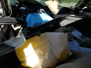 1997 Volvo 850 с VIN YV1LS5728VJ395603, выставлен на аукционе Copart как лот 76775064 с пробегом 103 917 миль миль и На запчасти • Non repairable. История ставок и продаж доступна на DreamBid. Изображение 8.