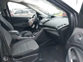 2013 Ford Escape SE with VIN 1FMCU9G92DUA54761, listed as a IAAI auction lot 41105062 with 131,767 mi miles. Bid and sale history available at carsss.com. Image 5.