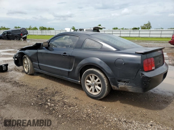 2008 Ford Mustang Deluxe with VIN 1ZVHT80N685198860, listed as a Copart auction lot 71118364 with 162,611 mi miles and Salvage title. Bid and sale history available at DreamBid. Image 2.