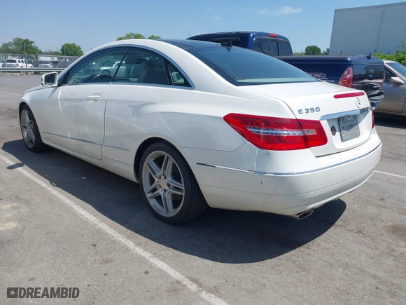 2011 Mercedes-Benz E-Class E 350 with VIN WDDKJ5GB8BF076503, listed as a IAAI auction lot 42038949 with 183,181 mi miles. Bid and sale history available at carsss.com. Image 3.