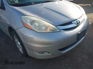 2006 Toyota Sienna XLE z VIN 5TDBA22C26S064443, wystawiony jako IAAI lot #41767456 z przebiegiem 165 629 mil mil oraz . Historia ofert i sprzedaży dostępna na DreamBid. Obrazek 6.