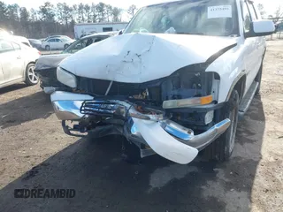 2002 GMC Yukon SLT with VIN 1GKEC13Z52R234604, listed as a IAAI auction lot 41375495 with 1 mi miles. Bid and sale history available at carsss.com. Image 6.