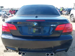 2013 BMW M3 z VIN WBSDX9C5XDE786092, wystawiony jako IAAI lot #41871257 z przebiegiem 61 075 mil mil oraz . Historia ofert i sprzedaży dostępna na DreamBid. Obrazek 17.