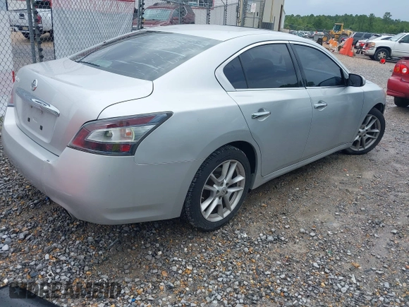 2014 Nissan Maxima S with VIN 1N4AA5AP5EC454945, listed as a IAAI auction lot 42620404 with 179,552 mi miles and . Bid and sale history available at DreamBid. Image 4.