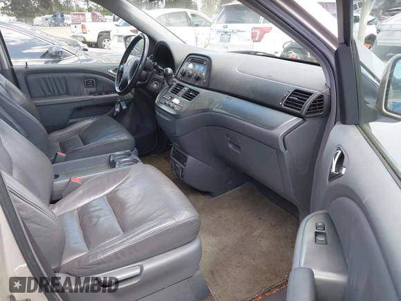 2006 Honda Odyssey TOURING with VIN 5FNRL38806B000049, listed as a IAAI auction lot 42095336 with 218,584 mi miles. Bid and sale history available at carsss.com. Image 5.