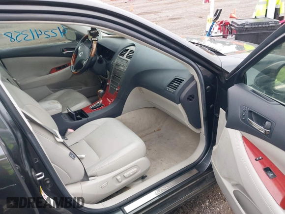 2008 Lexus ES 330 z VIN JTHBJ46G082196229, wystawiony jako IAAI lot #42241358 z przebiegiem 240 786 mil mil oraz . Historia ofert i sprzedaży dostępna na DreamBid. Obrazek 5.