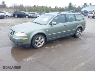 2002 Volkswagen Passat GLX with VIN WVWYH63BX2E208839, listed as a IAAI auction lot 42018138 with 192,648 mi miles. Bid and sale history available at carsss.com. Image 2.