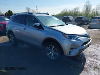 2018 Toyota RAV4 XLE with VIN JTMWFREV3JD120189, listed as a IAAI auction lot 41976999 with 62,182 mi miles and . Bid and sale history available at carsss.com. Image 1.