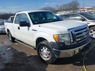 2013 Ford F-150 XL with VIN 1FTFX1CF4DKF98440, listed as a IAAI auction lot 41740362 with 262,086 mi miles. Bid and sale history available at carsss.com. Image 1.