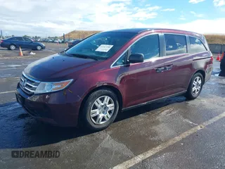 2013 Honda Odyssey LX z VIN 5FNRL5H25DB058422, wystawiony jako IAAI lot #42247200 z przebiegiem 137 053 mil mil oraz . Historia ofert i sprzedaży dostępna na DreamBid. Obrazek 2.