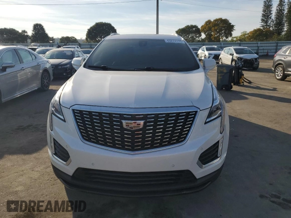 2022 Cadillac XT5 FWD Luxury z VIN 1GYKNAR49NZ118633, wystawiony jako Copart lot #43274175 z przebiegiem 46 946 mil mil oraz Szkoda całkowita • Salvage title. Historia ofert i sprzedaży dostępna na DreamBid. Obrazek 5.